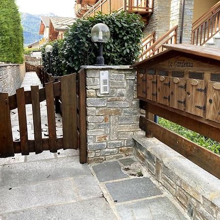 Incantevole Appartamento Con Giardino - Garage Privato E Free Wifi 오울크스 외부 사진