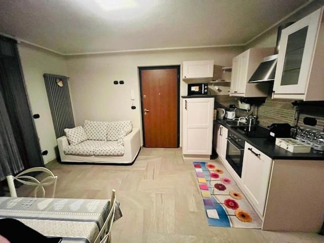 Incantevole Appartamento Con Giardino - Garage Privato E Free Wifi 오울크스 외부 사진